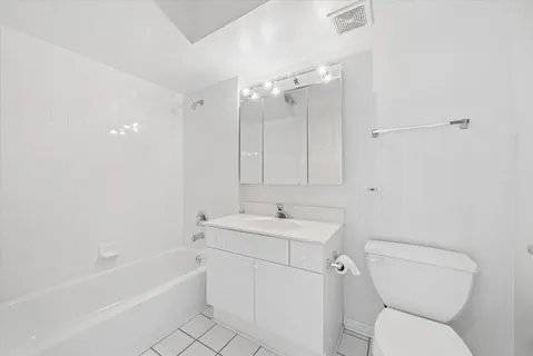 $330,000 | 7051 West Touhy Avenue, Unit 604, Niles, IL 60714