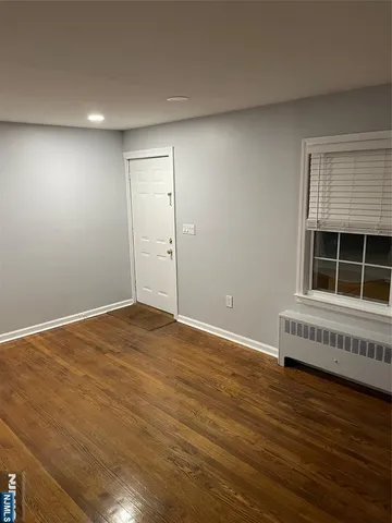 $1,250,000 | 9 Cottage Lane, Upper Saddle River, NJ 07458