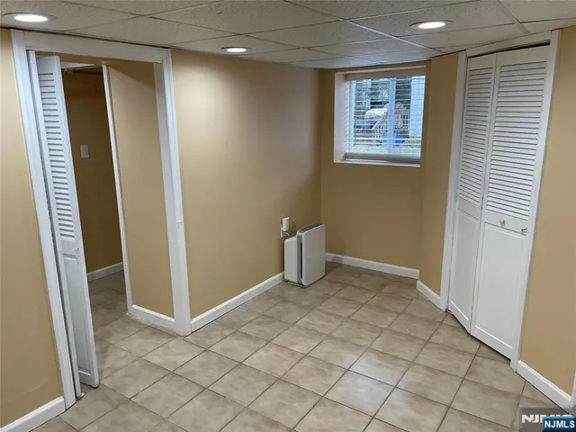 $1,250,000 | 9 Cottage Lane, Upper Saddle River, NJ 07458