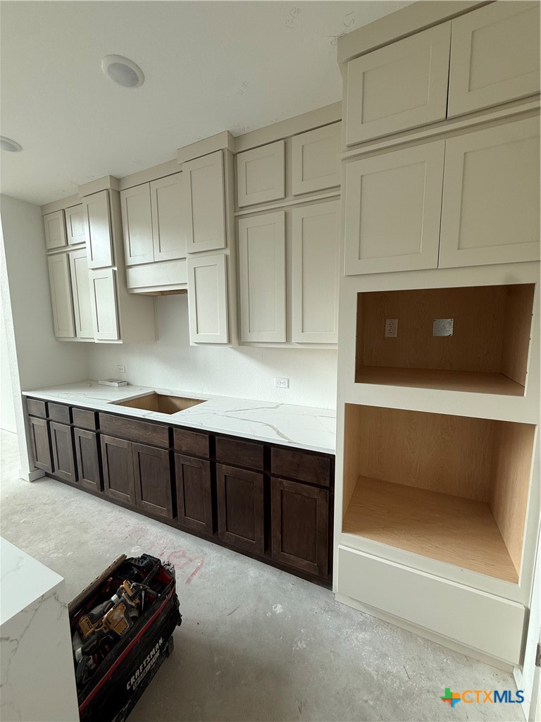 6305 McMurtry Street Austin, TX 78747 - Photo 5 of 22