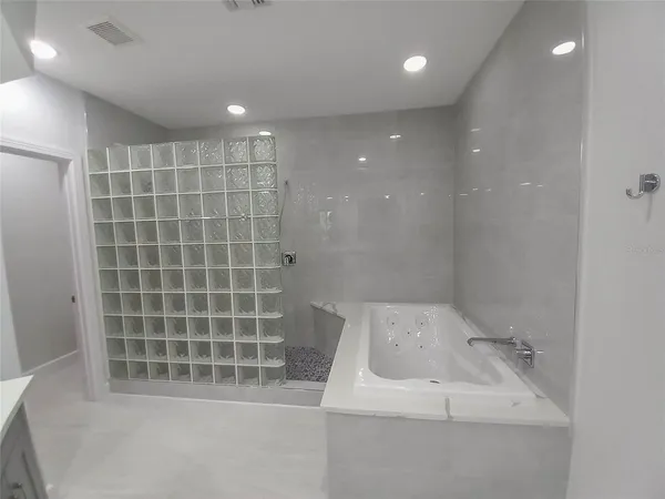 $6,500 | 360 Gulf Of Mexico Drive, Unit 312, Longboat Key, FL 34228