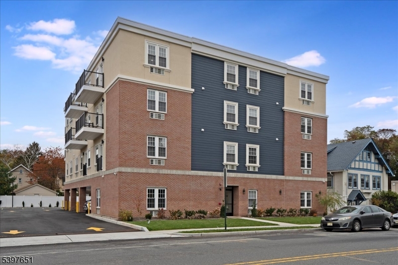 224 Broad Street Bloomfield, NJ 07003 - Photo 1 of 45 a front view of a building