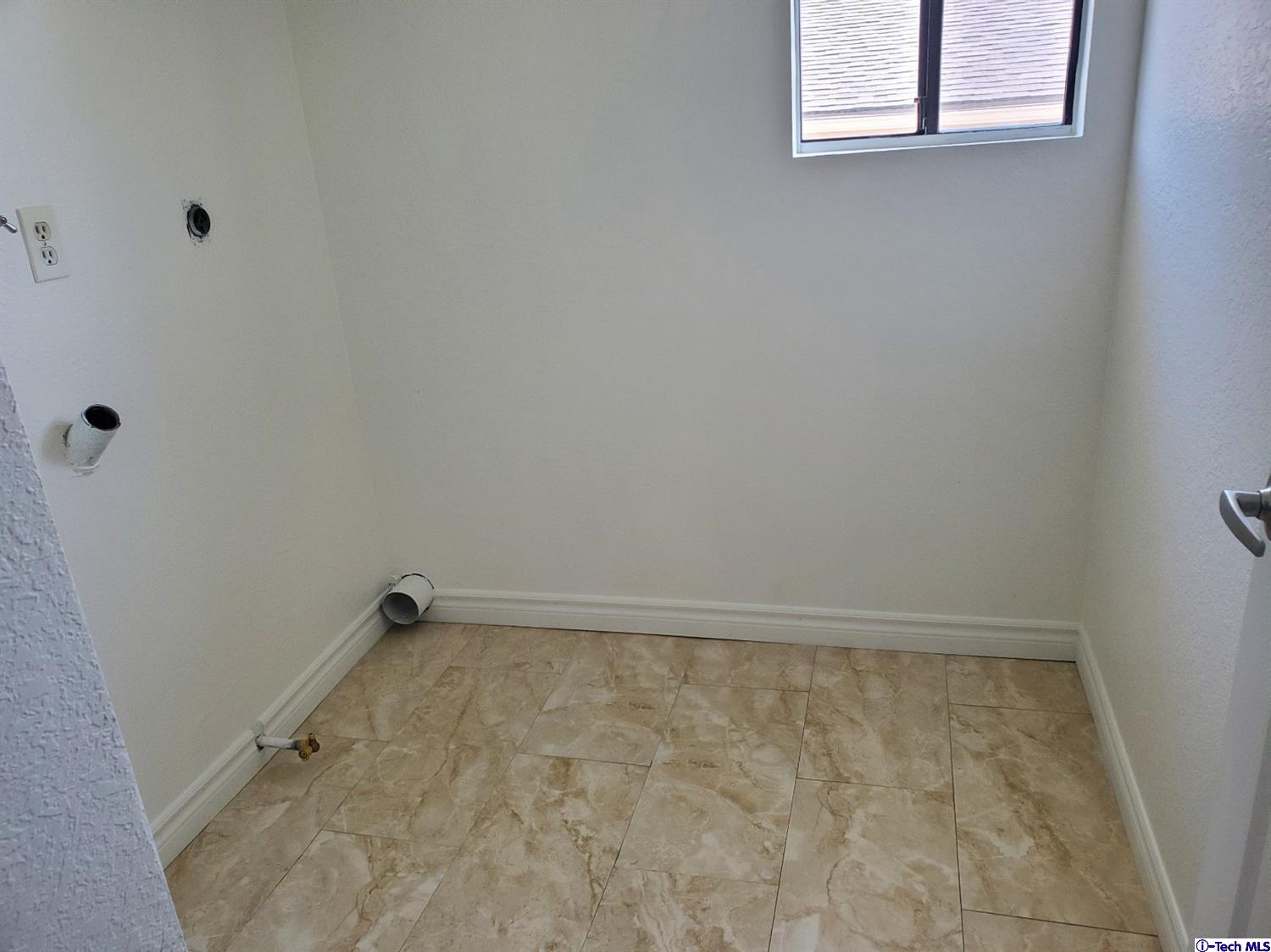 205 Violet Avenue, Unit D Monrovia, CA 91016 - Photo 15 of 17