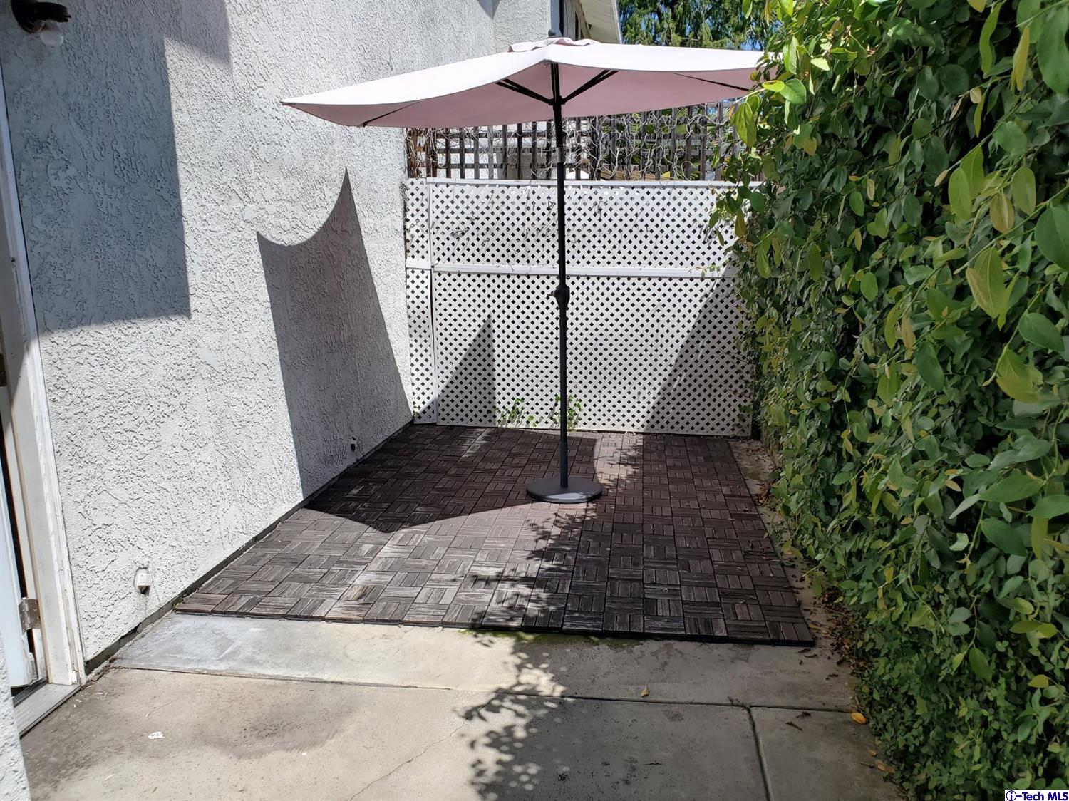 205 Violet Avenue, Unit D Monrovia, CA 91016 - Photo 16 of 17