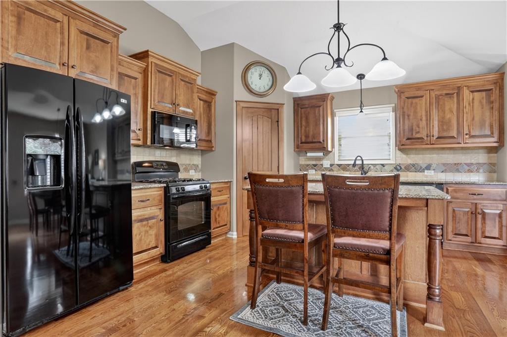 13300 North Copper Ridge Drive Platte City, MO 64079 - Photo 8 of 36