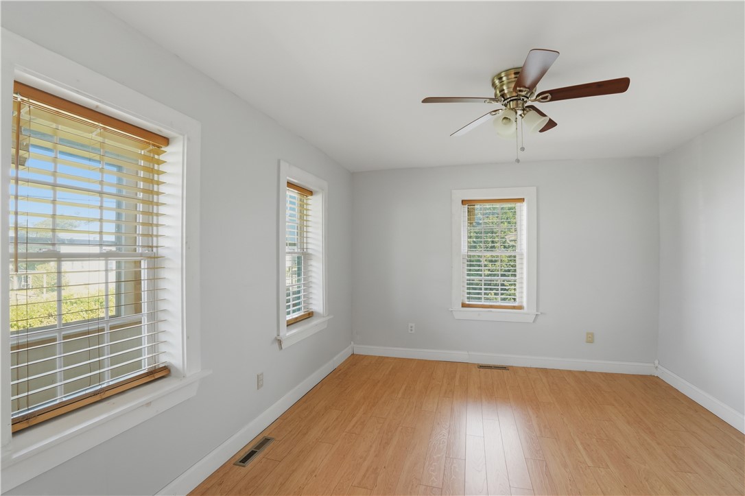 10 Hobart Street Westerly, RI 02891 - Photo 12 of 44