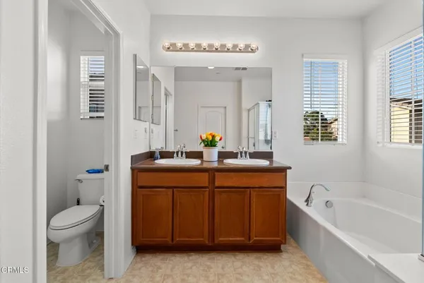$899,000 | 511 Nile River Drive, Oxnard, CA 93036