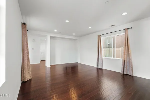 $899,000 | 511 Nile River Drive, Oxnard, CA 93036