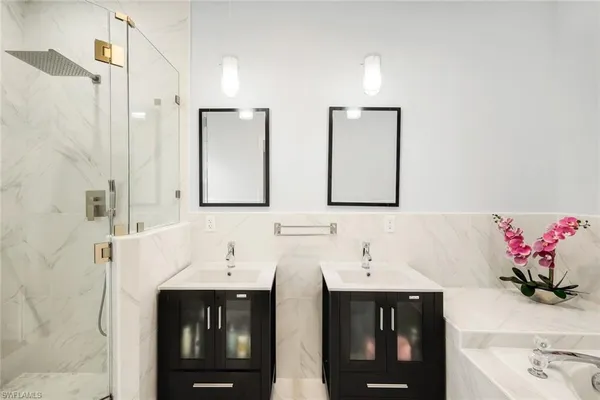 $359,500 | 650 Luisa Lane, Unit 4, Naples, FL 34104