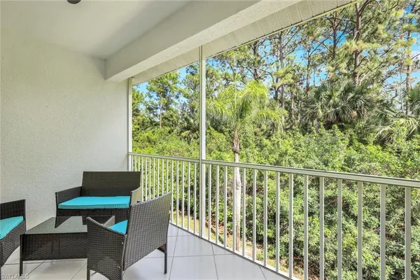 $359,500 | 650 Luisa Lane, Unit 4, Naples, FL 34104