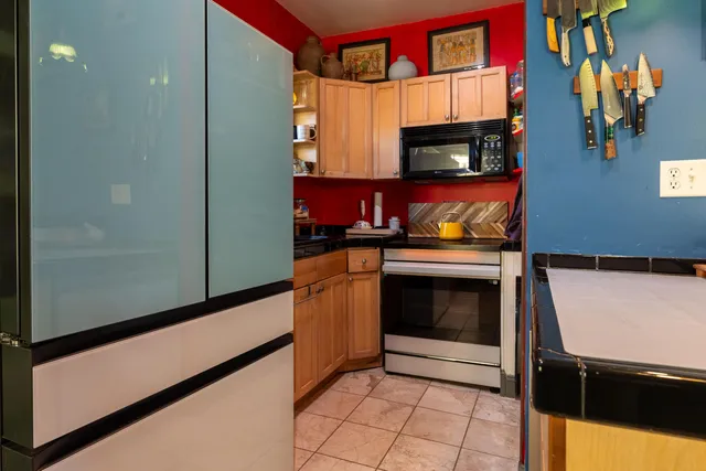 $649,000 | 36 1/2 South Street, Charleston, SC 29403