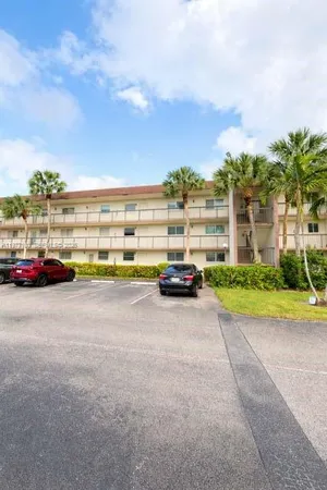 $2,000 | 1701 Northwest 75th Avenue, Unit 208, Plantation, FL 33313