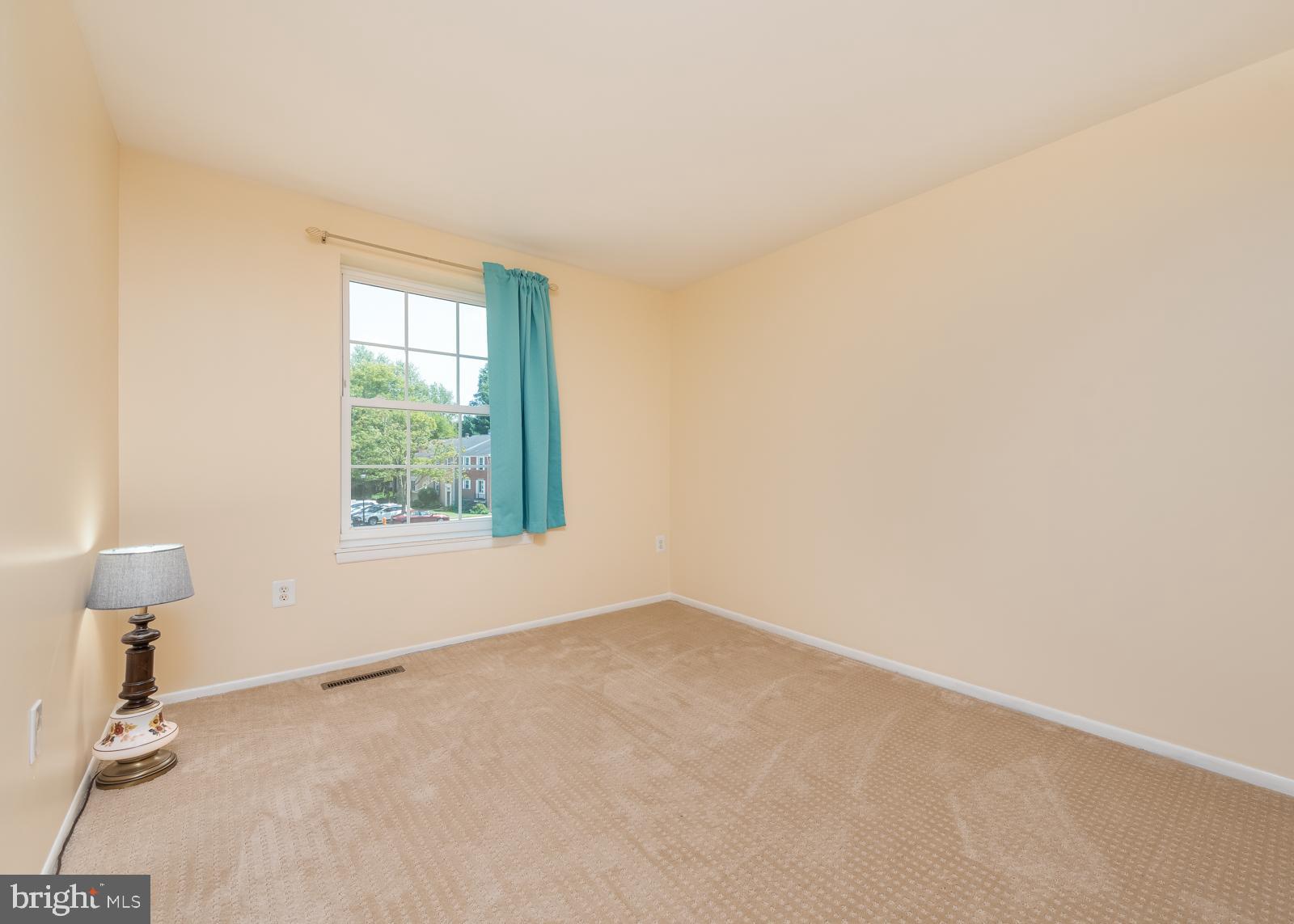 10544 East Wind Way Columbia, MD 21044 - Photo 17 of 42 an empty room with a window