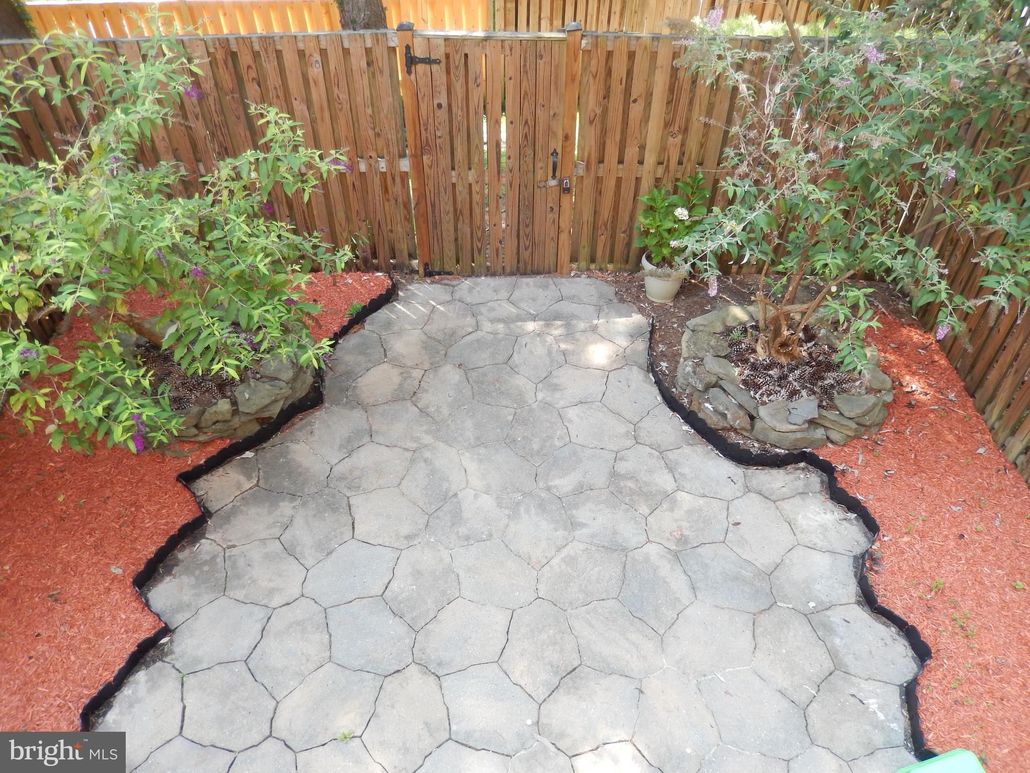 10544 East Wind Way Columbia, MD 21044 - Photo 28 of 42 a view of wooden fence