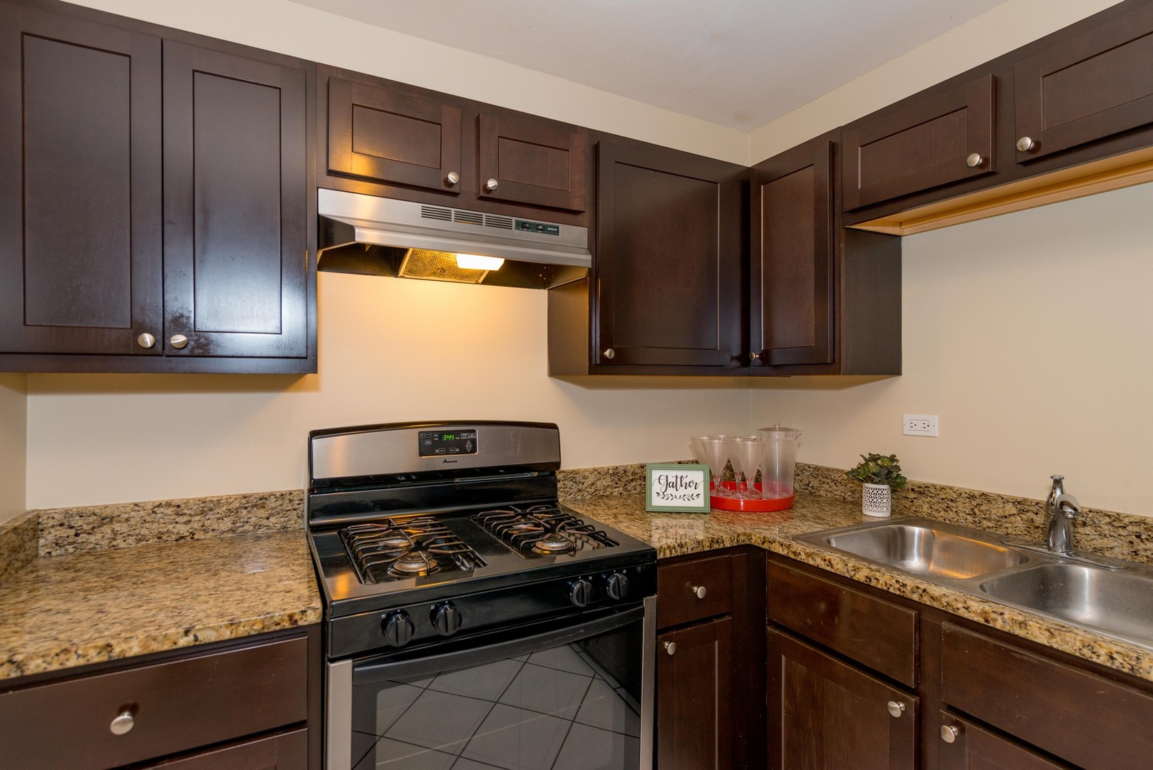 644 Clover Road Wauconda, IL 60084 - Photo 3 of 10