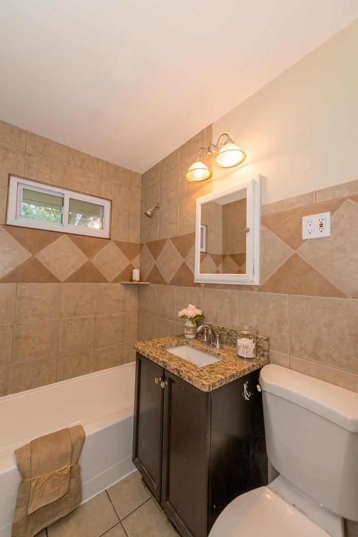 644 Clover Road Wauconda, IL 60084 - Photo 6 of 10