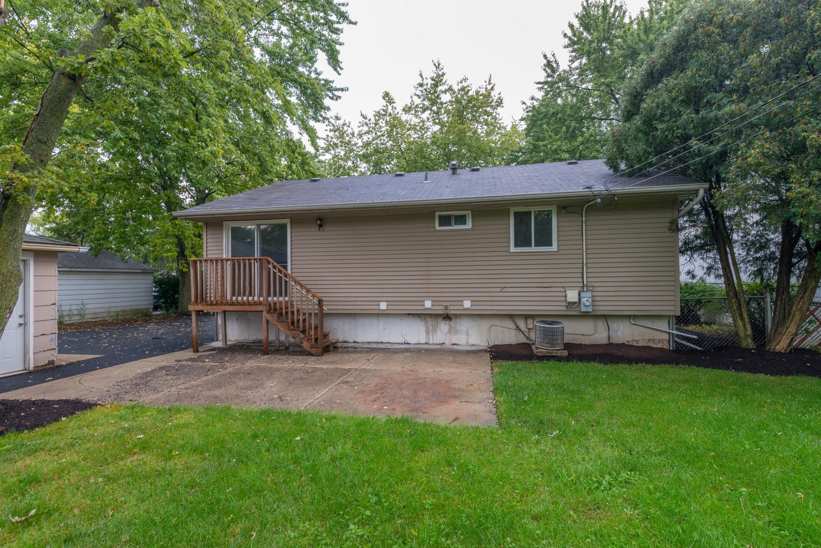 644 Clover Road Wauconda, IL 60084 - Photo 9 of 10