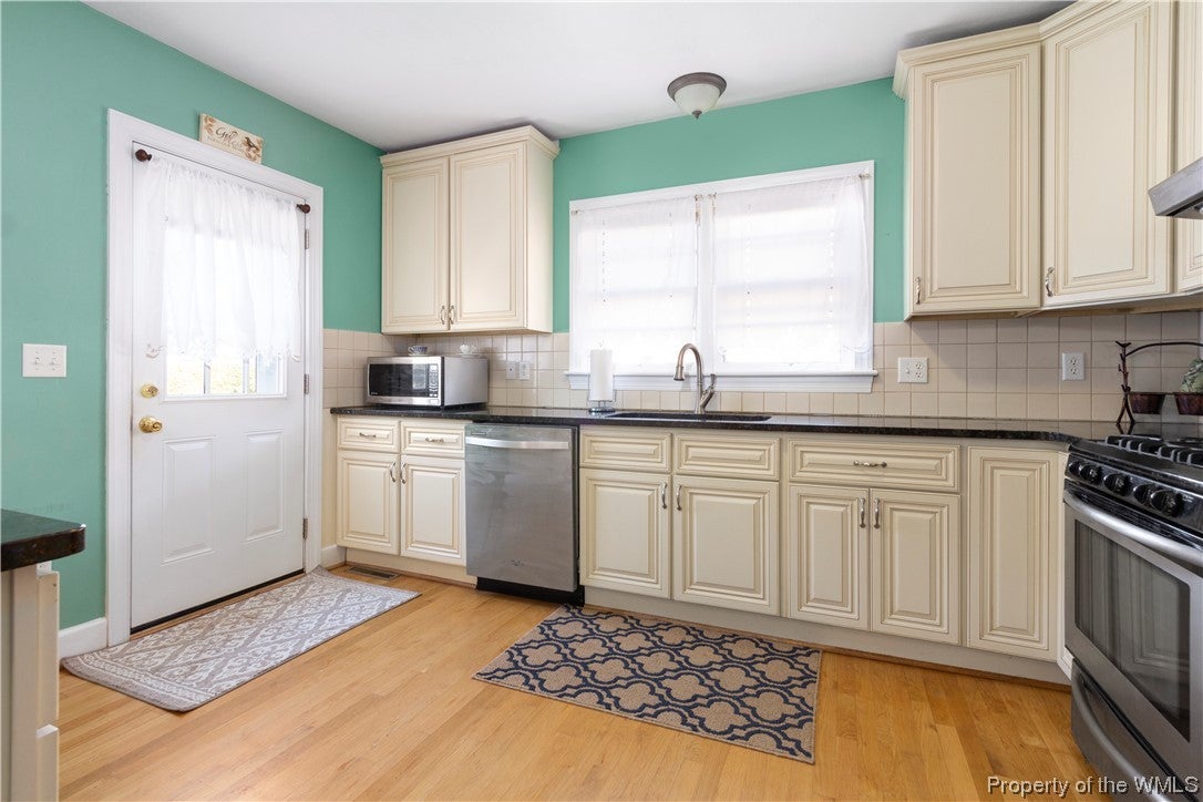303 Edgewood Road Portsmouth, VA 23701 - Photo 6 of 50 Gallery Image 6