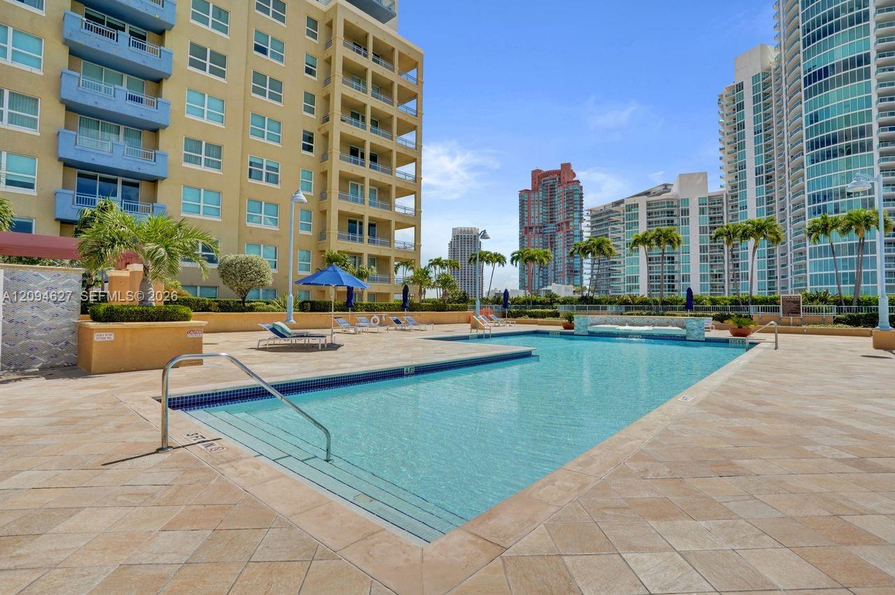 90 Alton Road, Unit 2407 Miami Beach, FL 33139 - Photo 49 of 78 Gallery Image 49