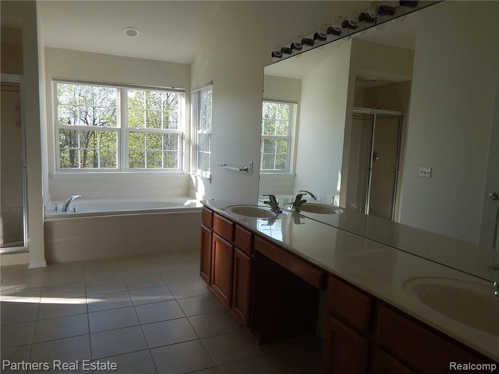 4128 Merriman Loop Howell, MI 48843 - Photo 25 of 42 DSCN2076.JPG