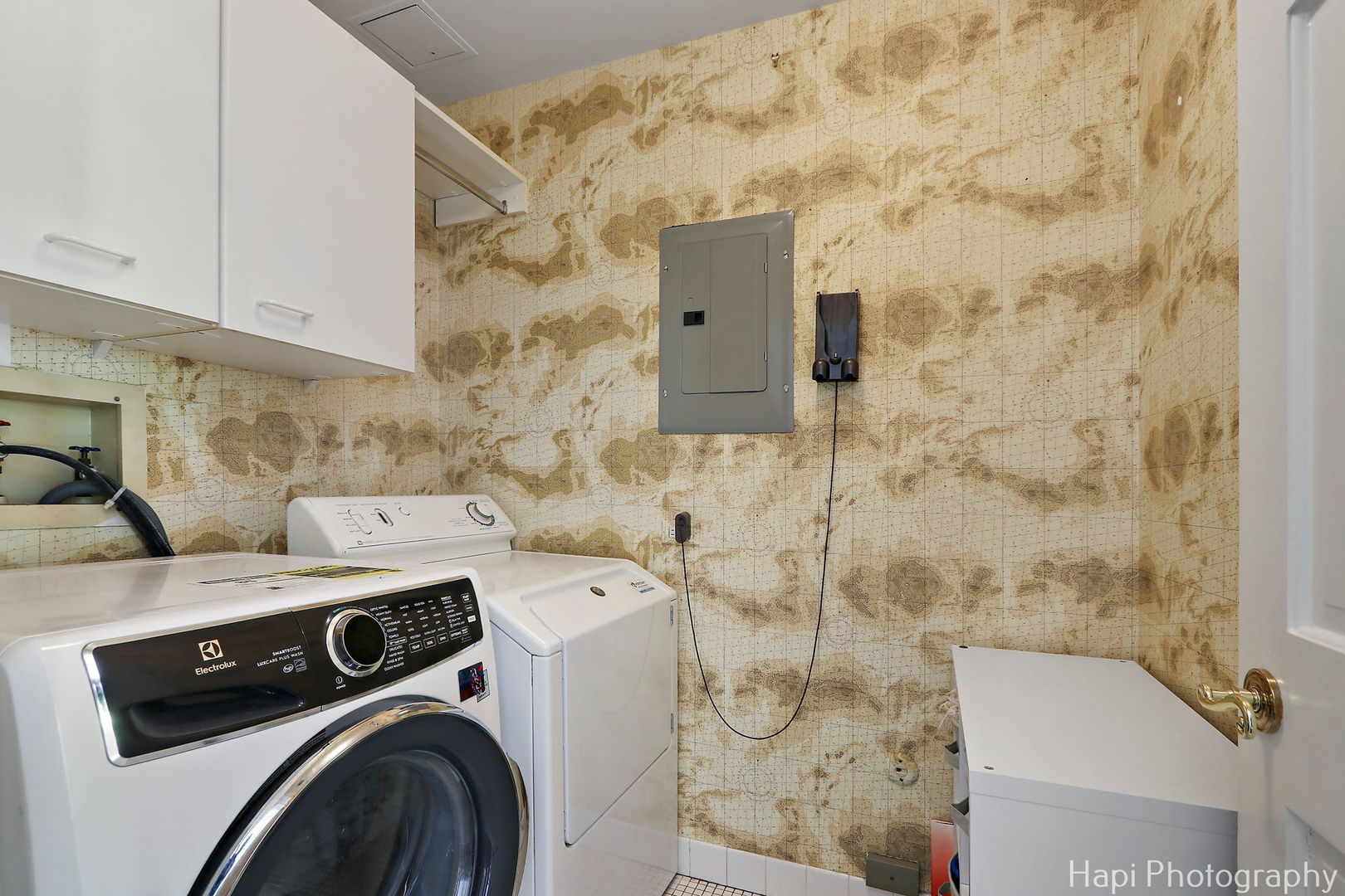 1340 North Sutton Place Chicago, IL 60610 - Photo 31 of 40 a utility room with dryer and washer