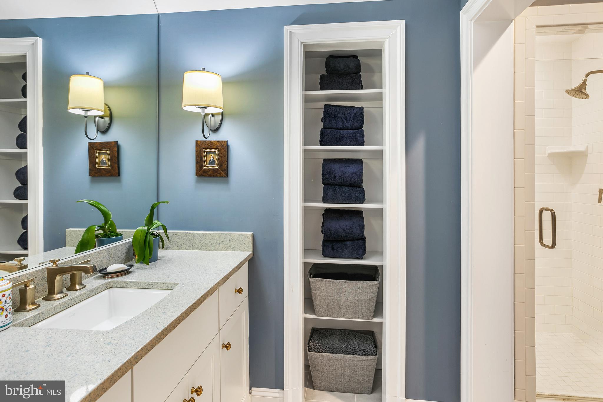 5025 Linnean Avenue Northwest Washington, DC 20008 - Photo 23 of 42 Bath #3