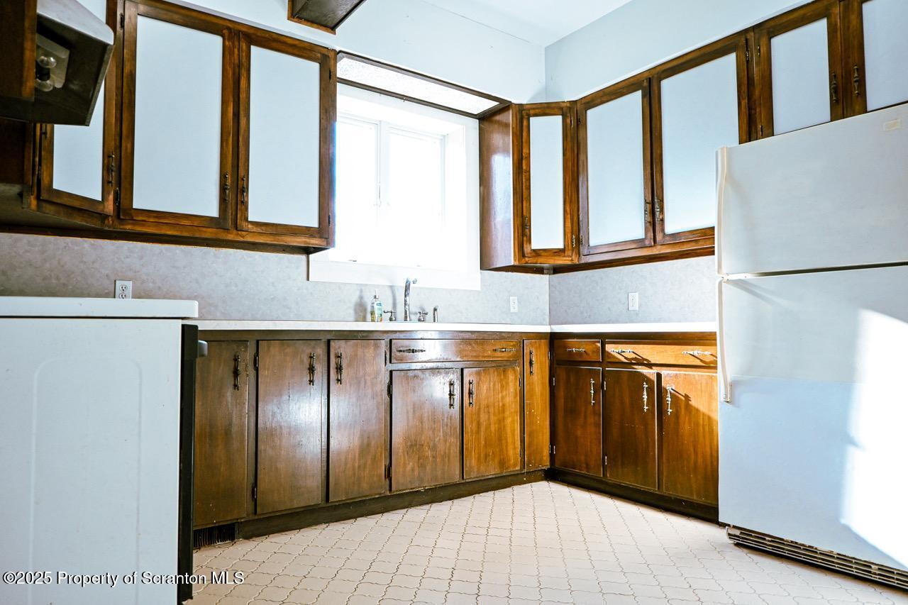 211 Wimmers Road Lake Ariel, PA 18436 - Photo 13 of 65 a view of a kitchen with an entryway
