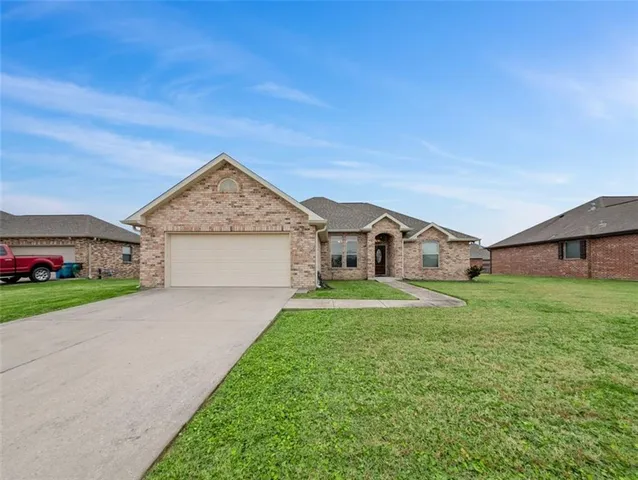 $319,900 | 420 Lakewood Drive, Luling, LA 70070