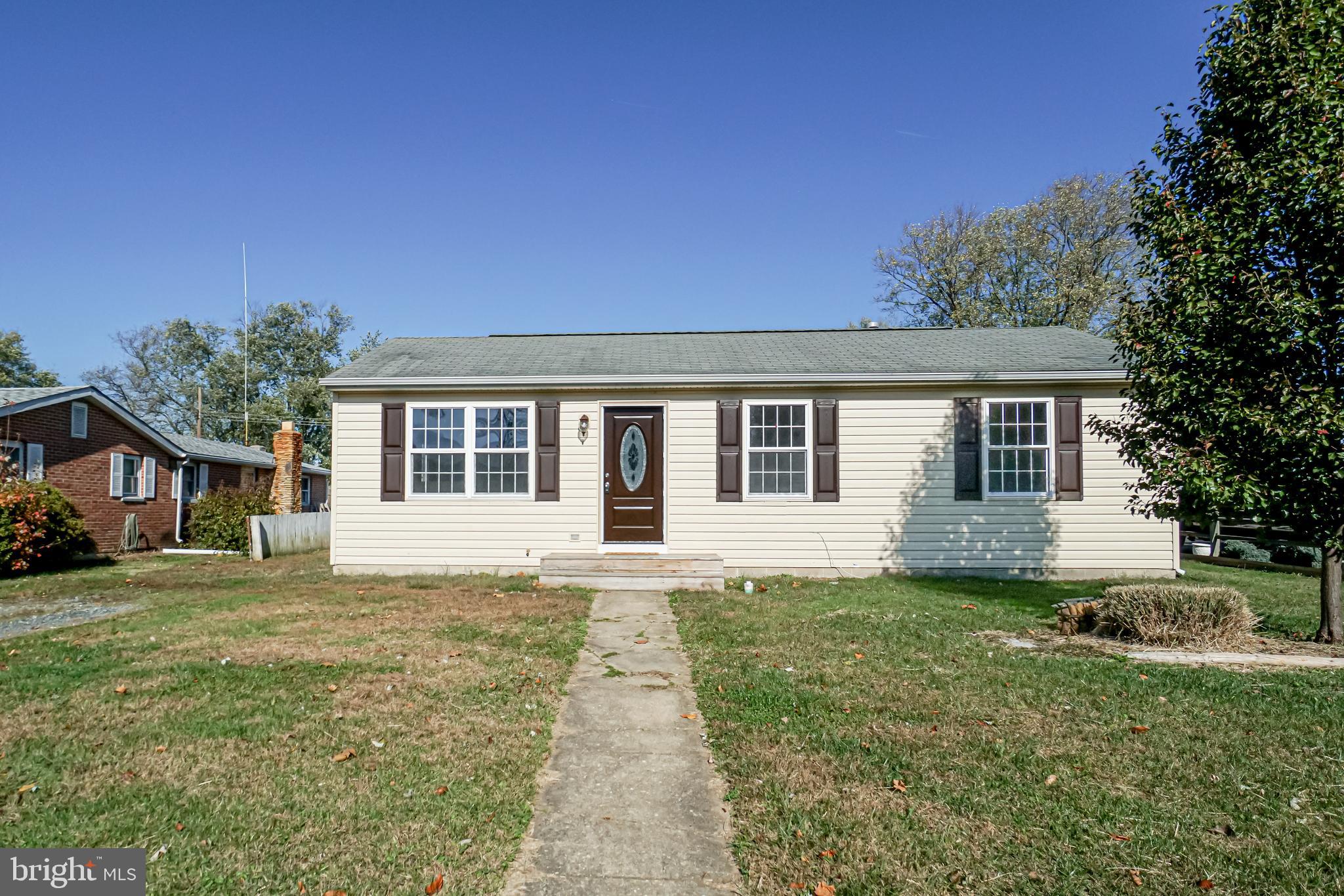 Cozy, three bedroom rancher