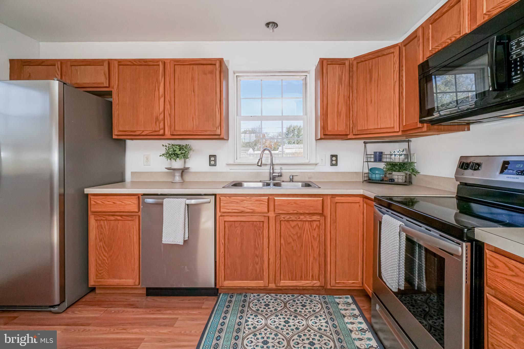 206 Sycamore Road Elkton, MD 21921 - Photo 8 of 21 Gleaming stainless appliances