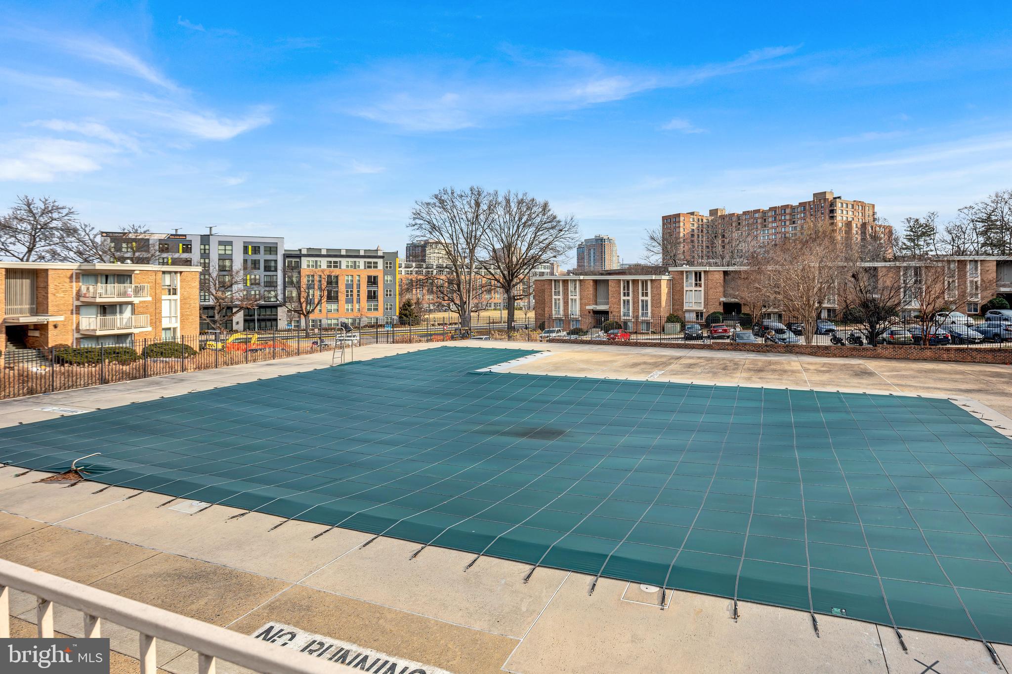 2605 Fort Farnsworth Road, Unit 314 Alexandria, VA 22303 - Photo 28 of 34 a view of a city