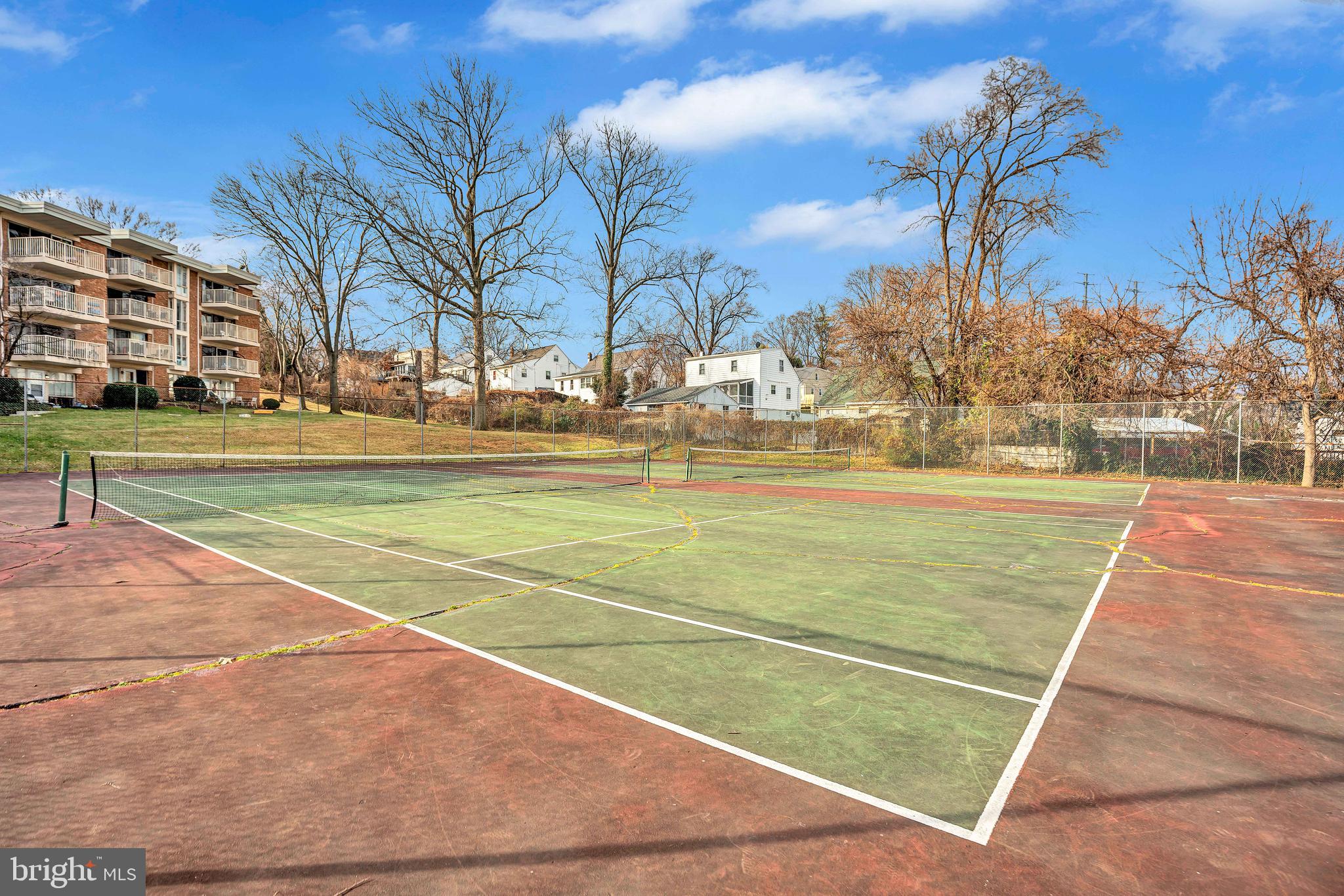2605 Fort Farnsworth Road, Unit 314 Alexandria, VA 22303 - Photo 29 of 34 a view of a tennis court