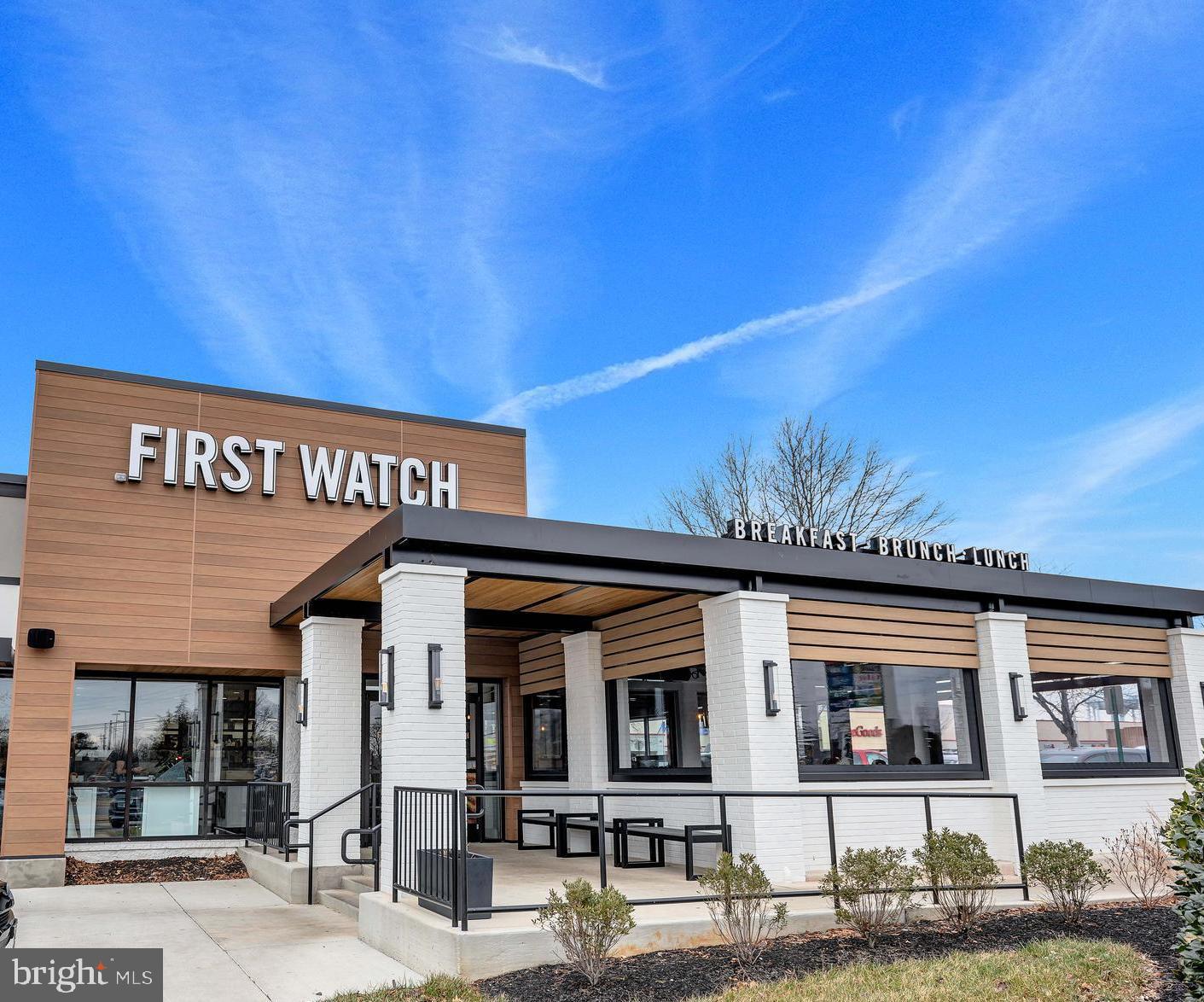2605 Fort Farnsworth Road, Unit 314 Alexandria, VA 22303 - Photo 34 of 34 a front view of a building with street