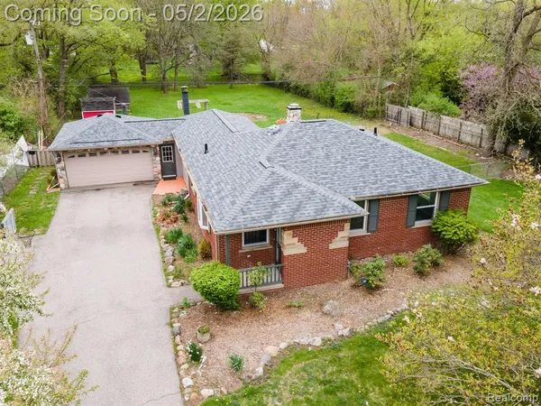 $387,000 | 111 Blanche Drive, Troy, MI 48098