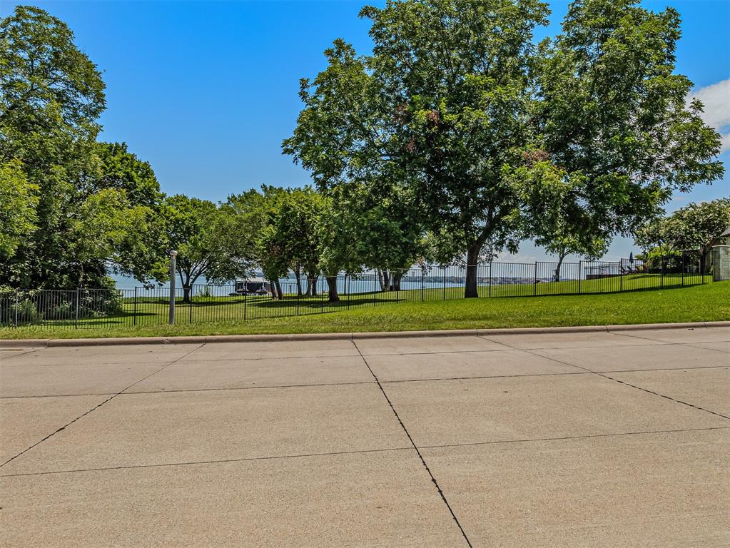 9301 Nottingham Court Rowlett, TX 75088 - Photo 37 of 39