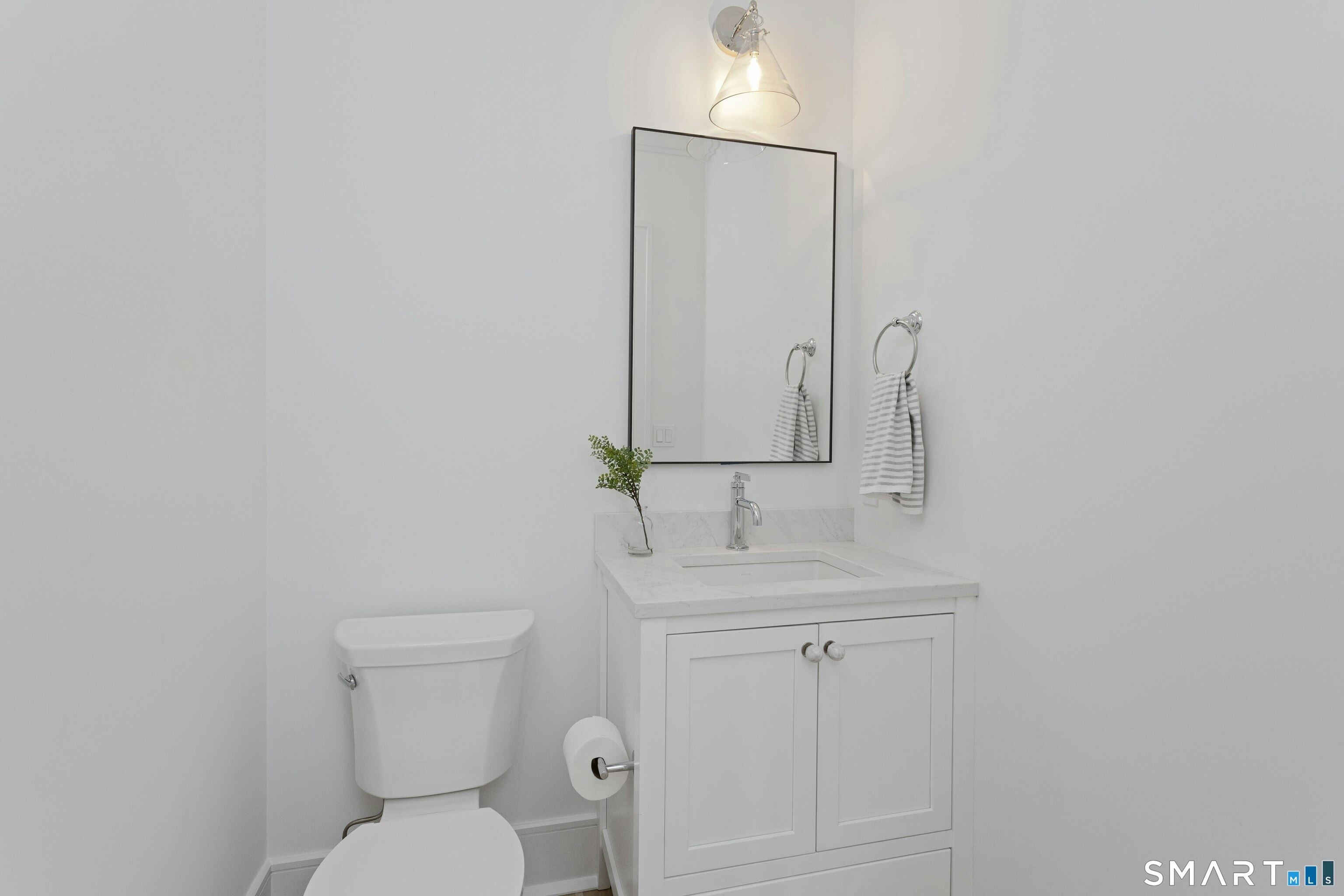 16 R Old Stamford Road New Canaan, CT 06840 - Photo 15 of 36