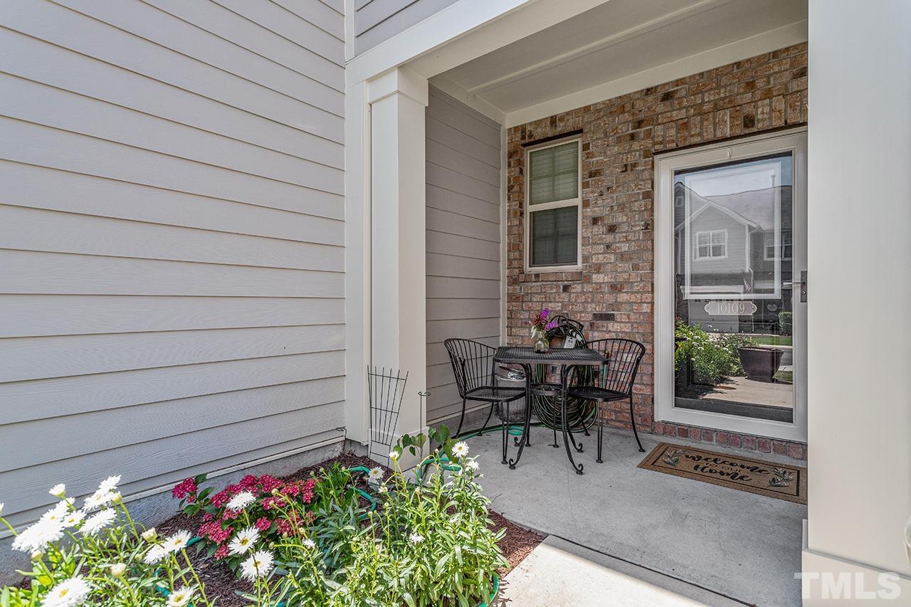 10109 Raven Tree Drive Raleigh, NC 27617 - Photo 5 of 36 Gallery Image 5