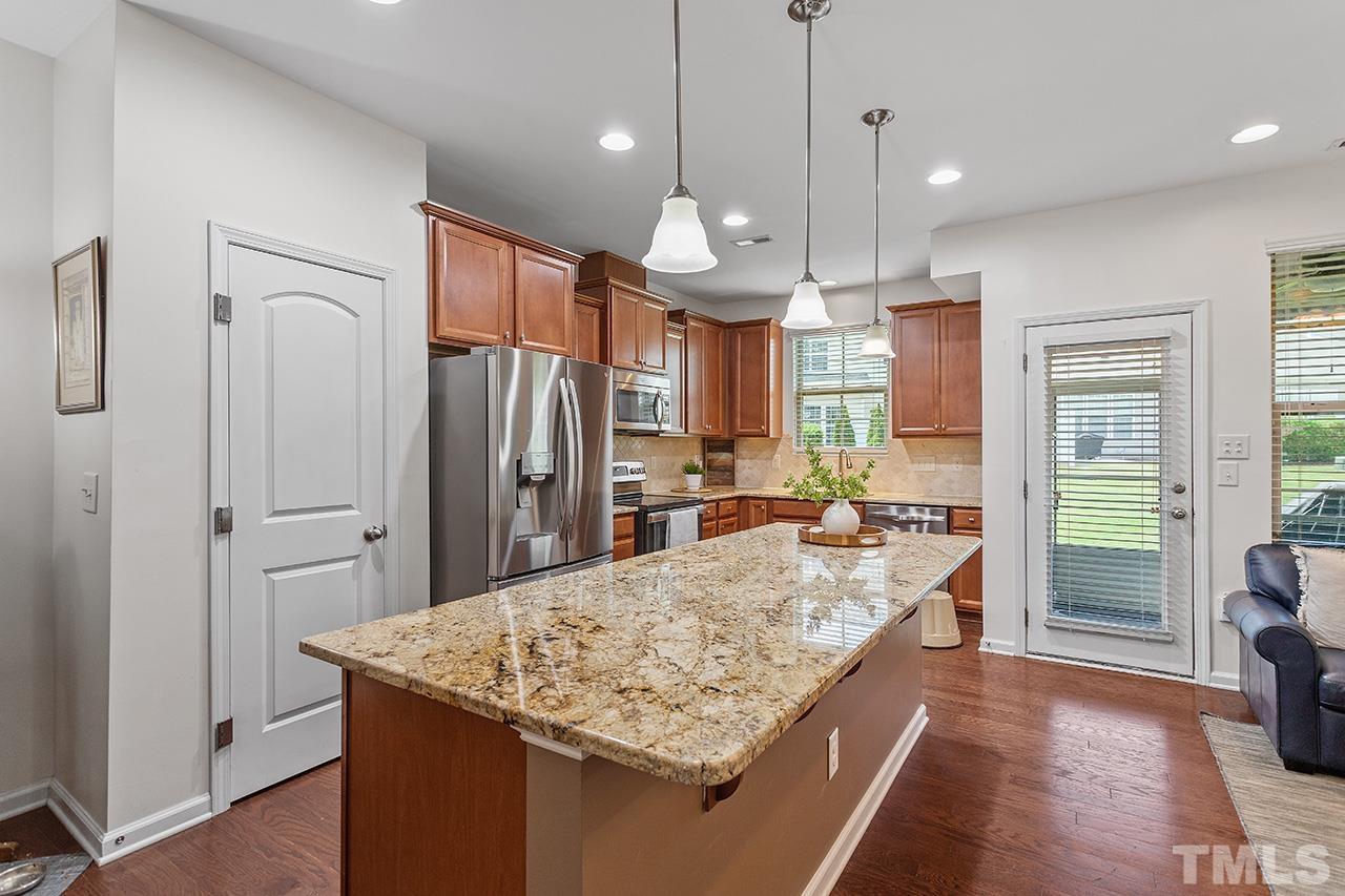 10109 Raven Tree Drive Raleigh, NC 27617 - Photo 10 of 36 Gallery Image 10