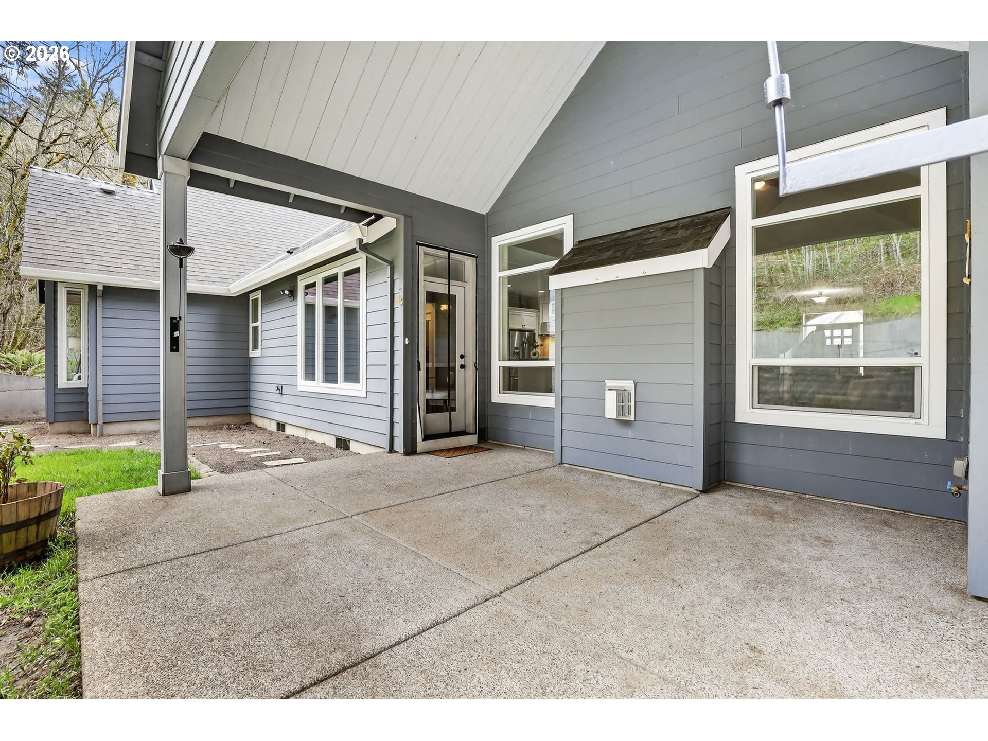 13286 Southwest Maplecrest Court Portland, OR 97223 - Photo 38 of 42