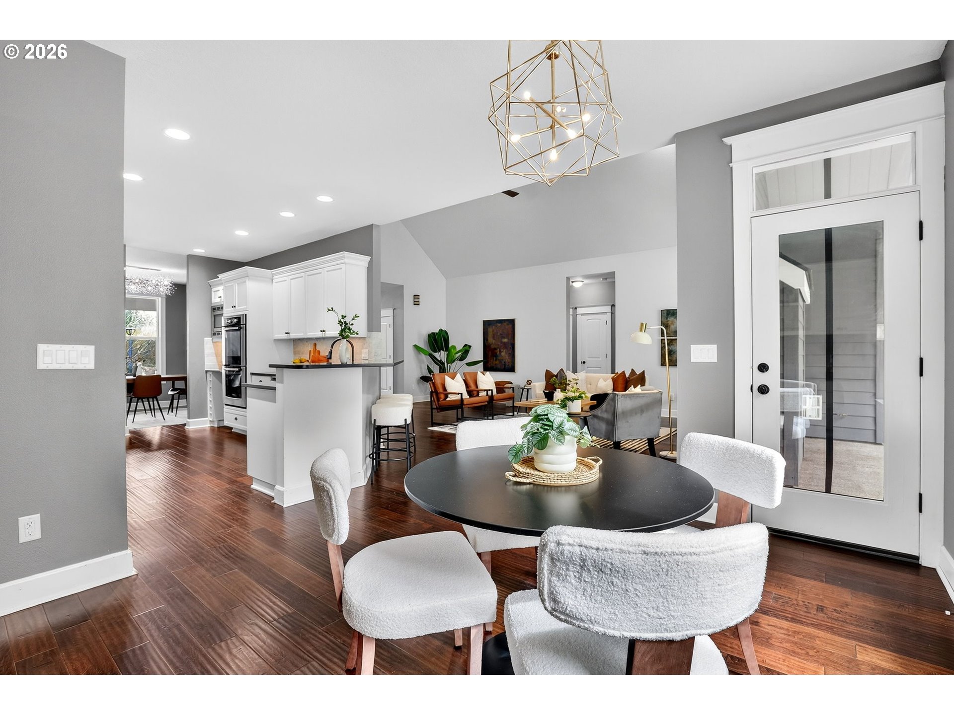 13286 Southwest Maplecrest Court Portland, OR 97223 - Photo 9 of 42