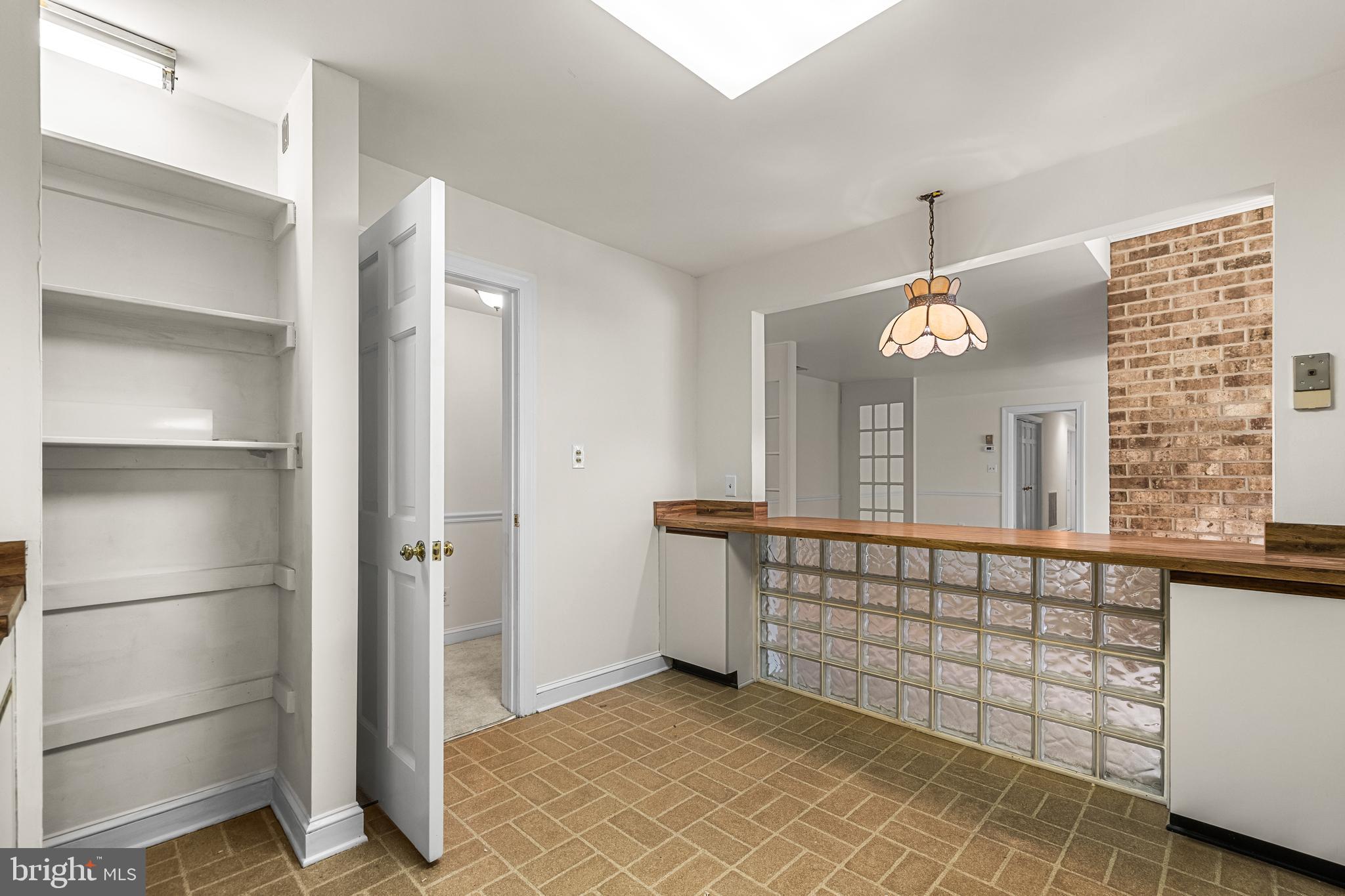7 Devon Hill Road, Unit A4 Baltimore, MD 21210 - Photo 22 of 30 a view of a interior of the house
