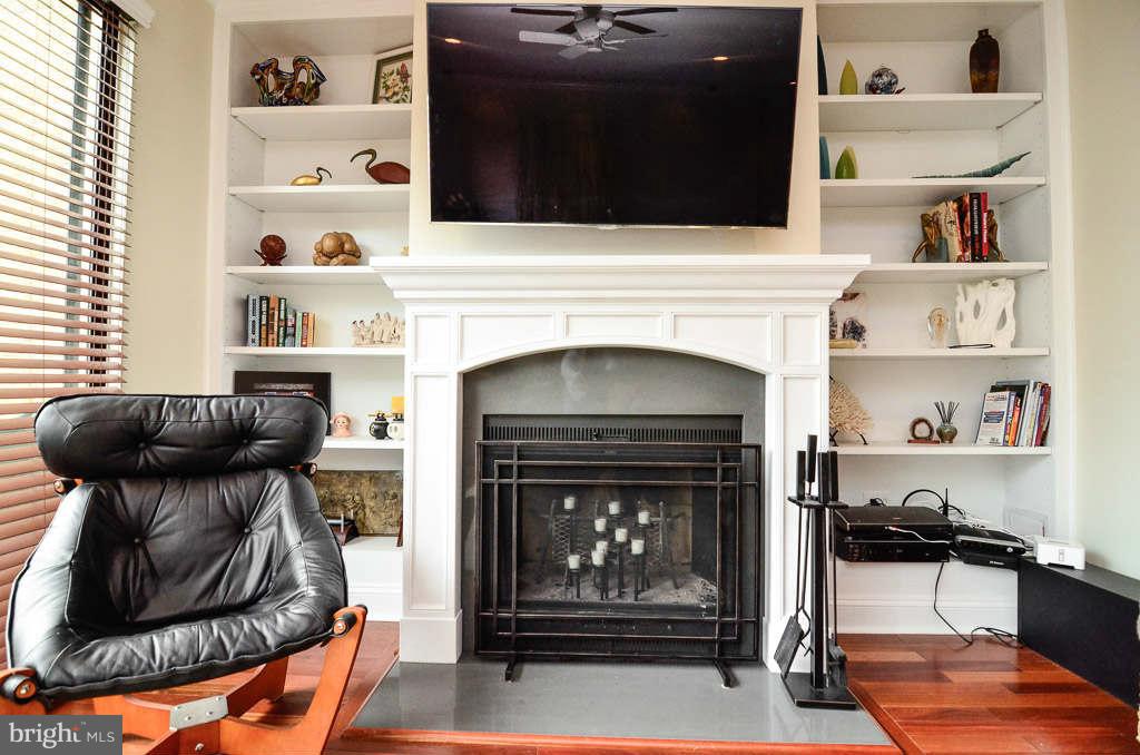 11222 Lagoon Lane Reston, VA 20191 - Photo 15 of 30 Interior (General)