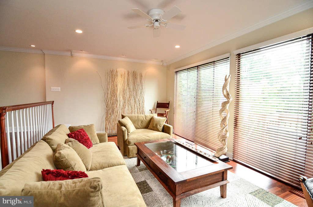 11222 Lagoon Lane Reston, VA 20191 - Photo 16 of 30 Living Room