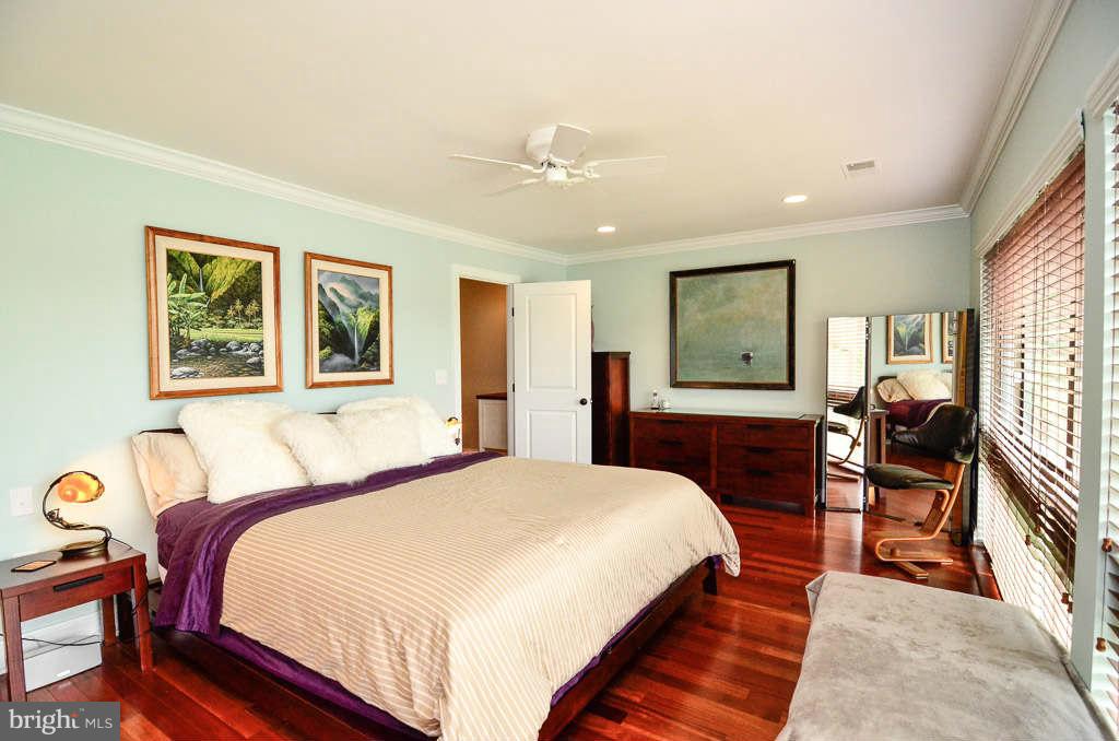 11222 Lagoon Lane Reston, VA 20191 - Photo 17 of 30 Bedroom (Master)