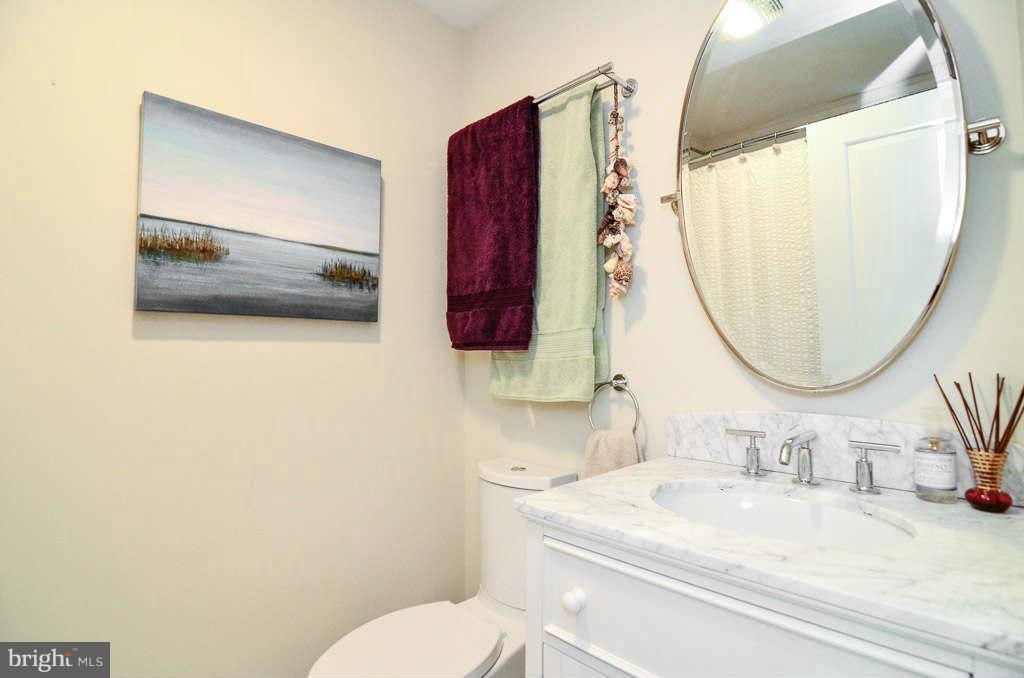 11222 Lagoon Lane Reston, VA 20191 - Photo 25 of 30 Bath