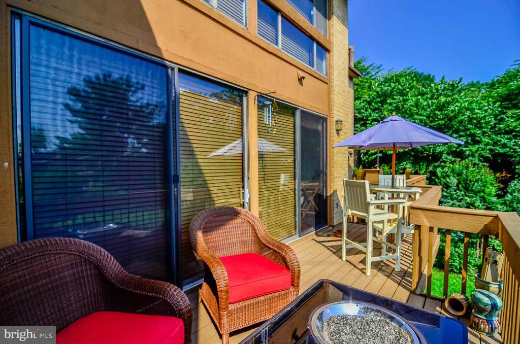 11222 Lagoon Lane Reston, VA 20191 - Photo 5 of 30 Exterior (Rear)