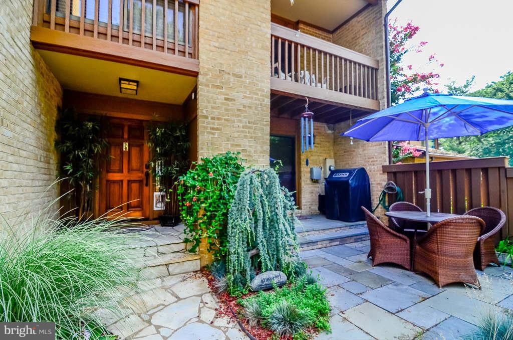 11222 Lagoon Lane Reston, VA 20191 - Photo 6 of 30 Exterior (Front)