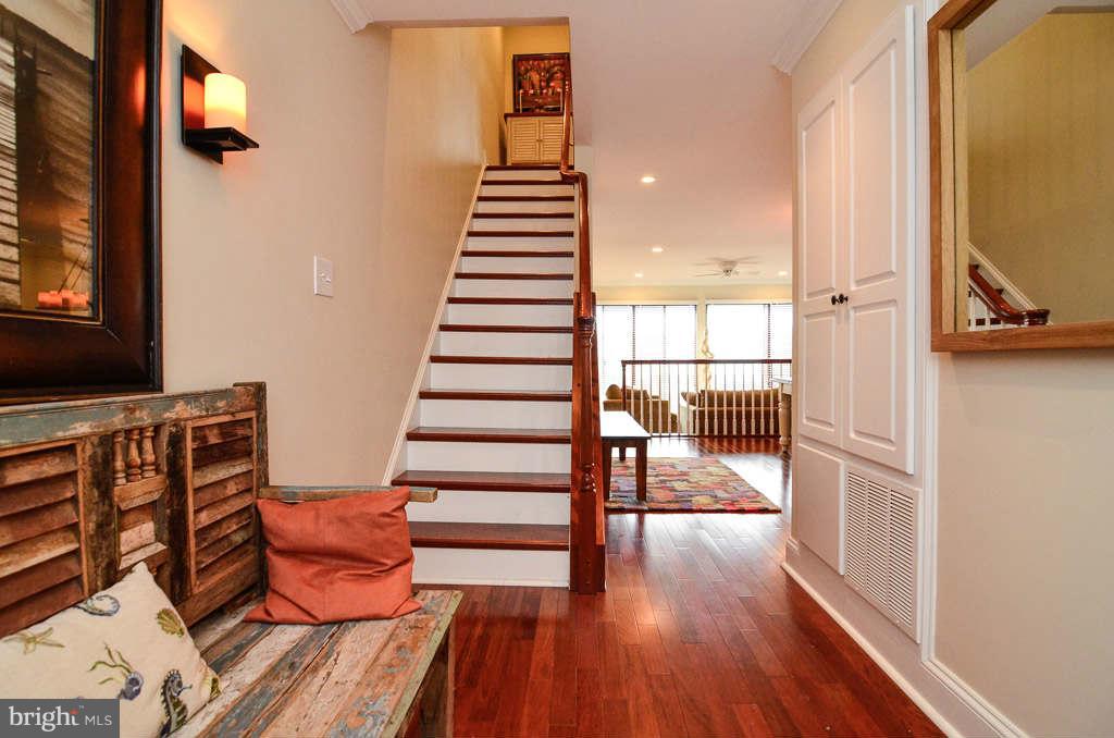 11222 Lagoon Lane Reston, VA 20191 - Photo 9 of 30 Interior (General)