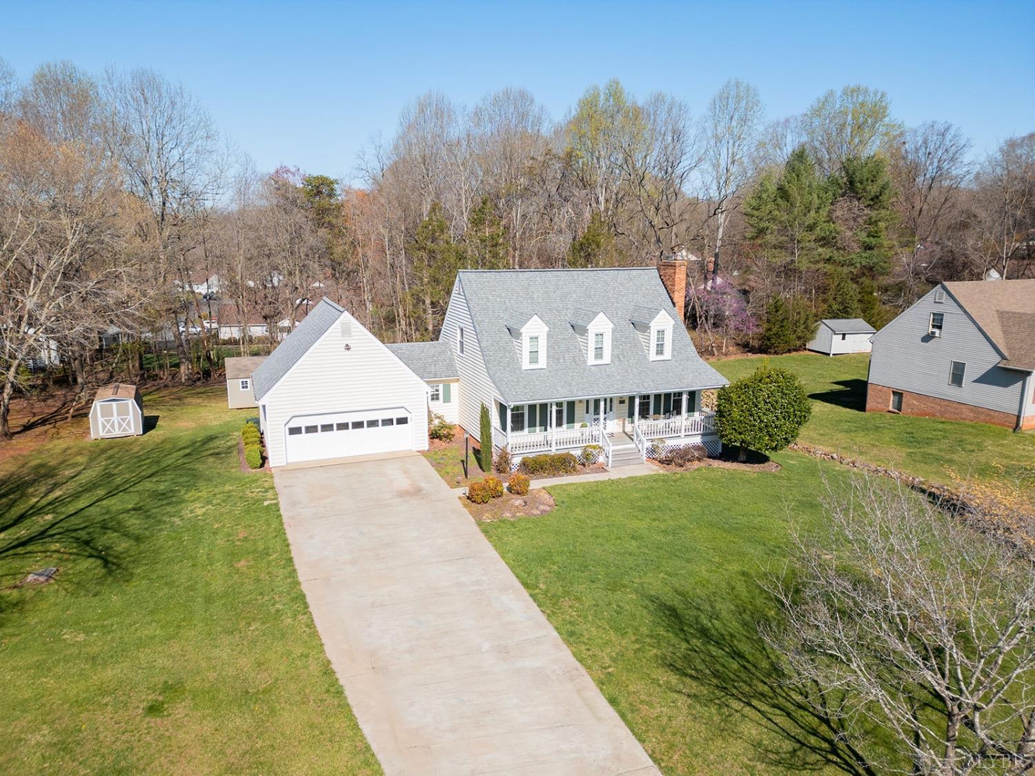 115 Hunters Creek Road Forest, VA 24551 - Photo 38 of 43 a view of a house with garden