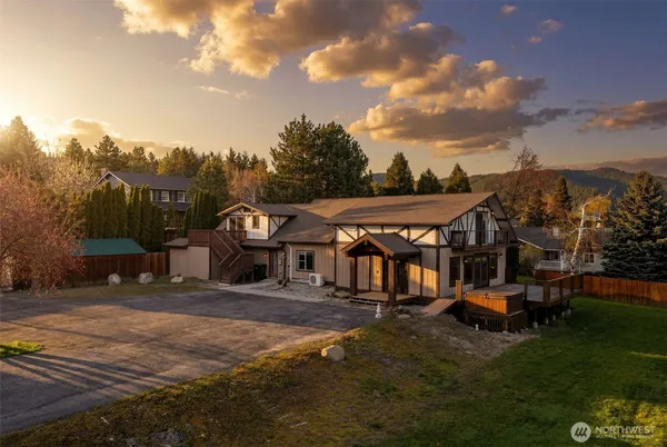 $1,215,000 | 10285 Ski Hill Drive, Leavenworth, WA 98826